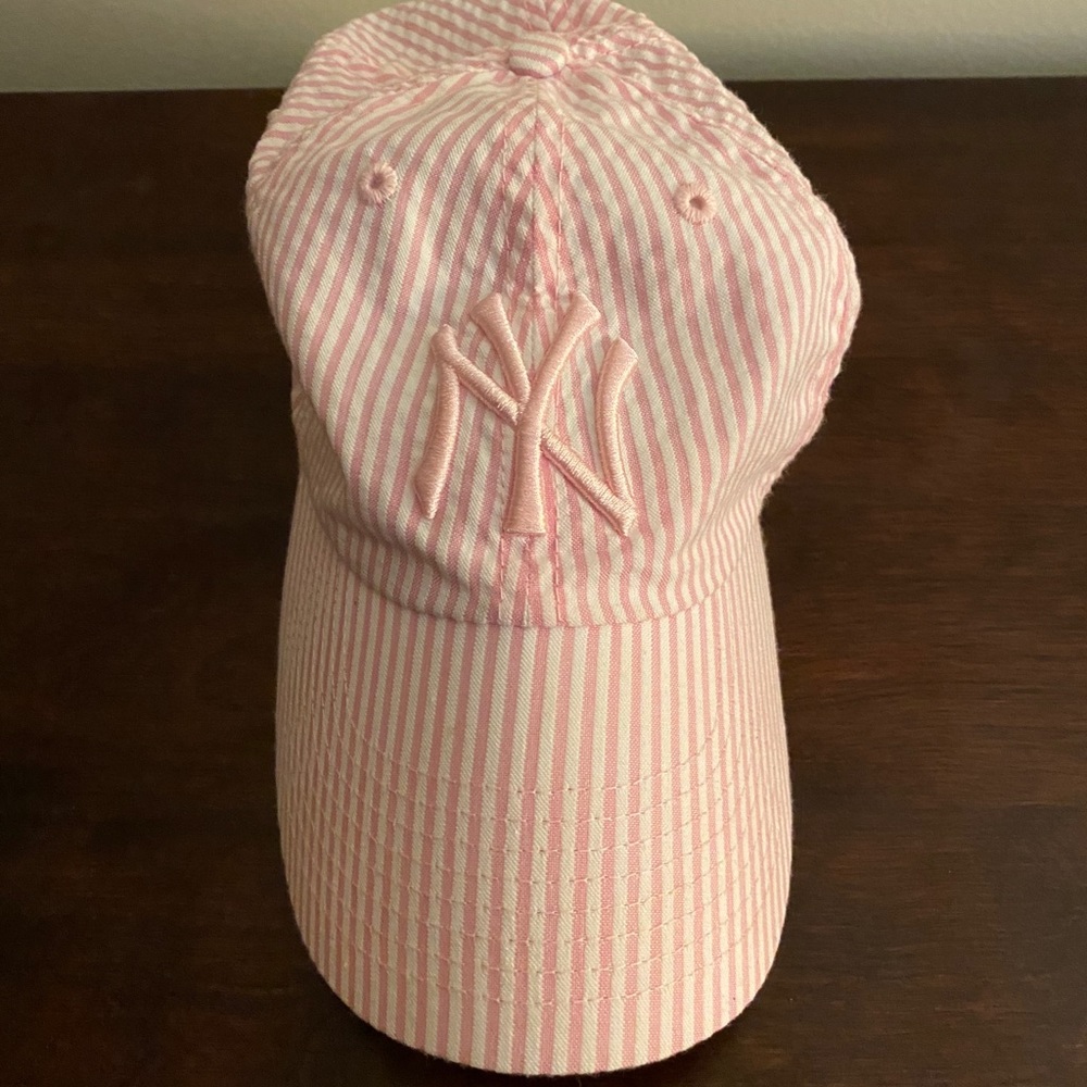 Pink seersucker yankee hat
